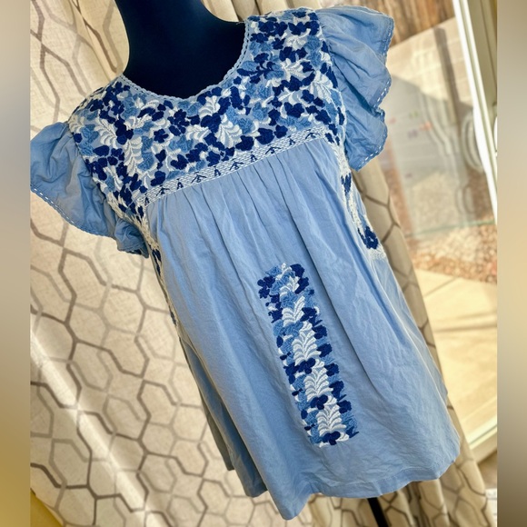 EUC J. Marie Blue Floral Embroidered Flutter Sleeve Peasant Top - Picture 7 of 15